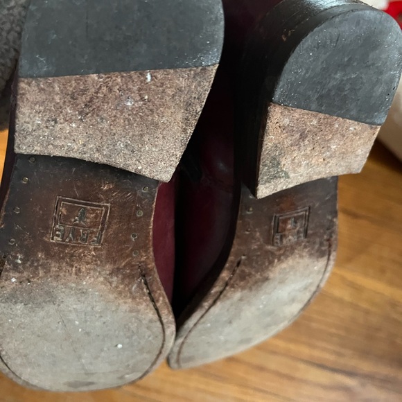 Frye Women's Boots in Burgundy size 8B - Picture 5 of 7